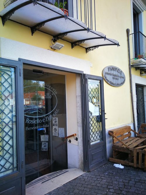 Foto di PANIFICIO - PASTICCERIA Rosiello Antonio dal 1820 "Micillo"