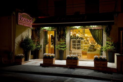 Foto di Pasticceria Peruzzi - Laboratorio Artigianale e Distribuzione Prodotti Dolciari