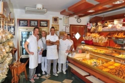 Foto di Forneria Pasticceria Pane Pizza al Taglio Pan Biscotto Pane Al Kamut Poletto