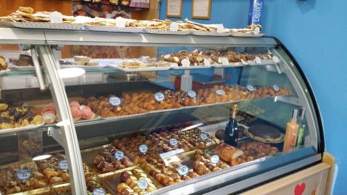 Foto di Pasticceria Babà Napoli - zona Carmine (Salerno)